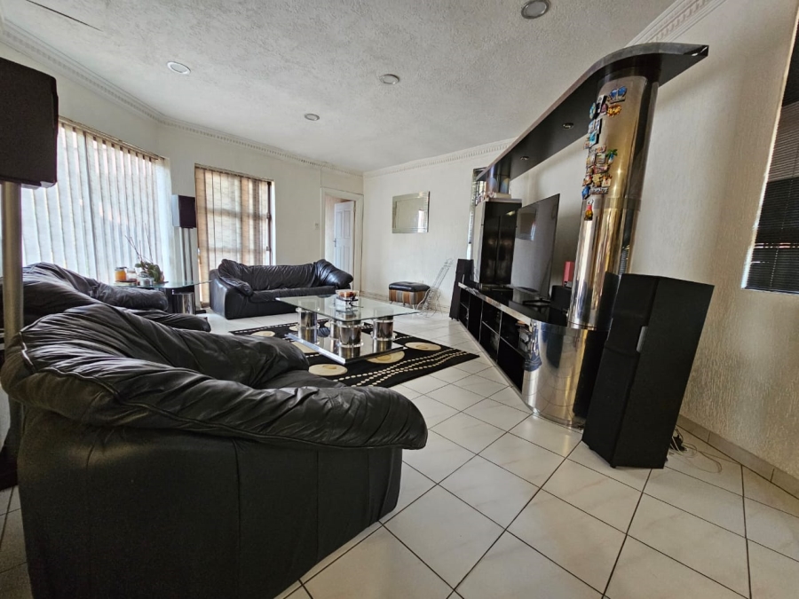 4 Bedroom Property for Sale in Zinniaville North West